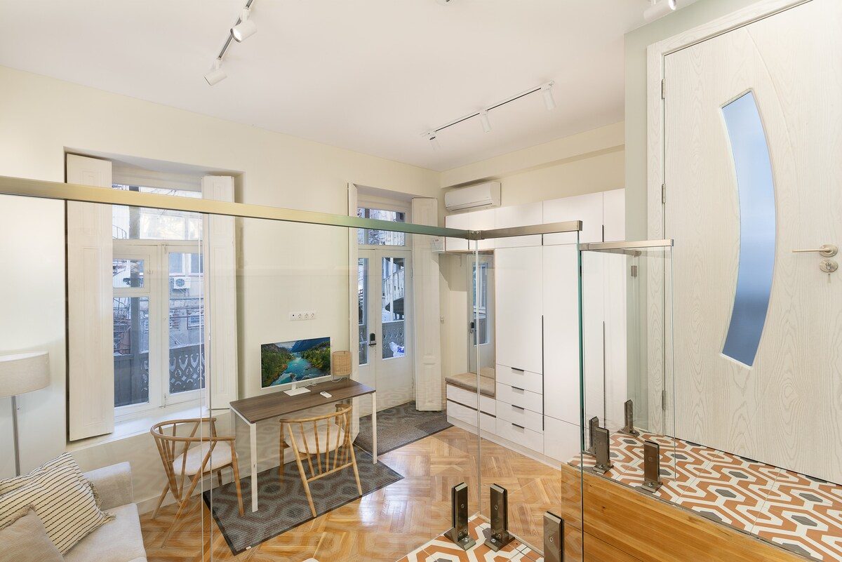 Vili Akhvlediani Urban Retreat interior